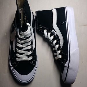 Vans size 6.5 shoes - new in box